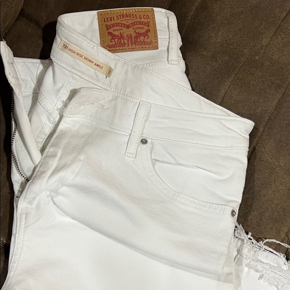 Levi's Crisp White Skinny Jeans